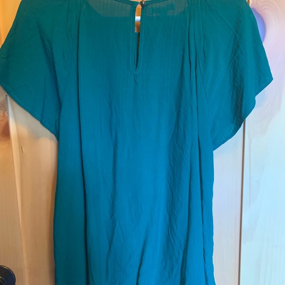 NEW! Maurices Lattice Neck Short Sleeve Green Top - Picture 4 of 6